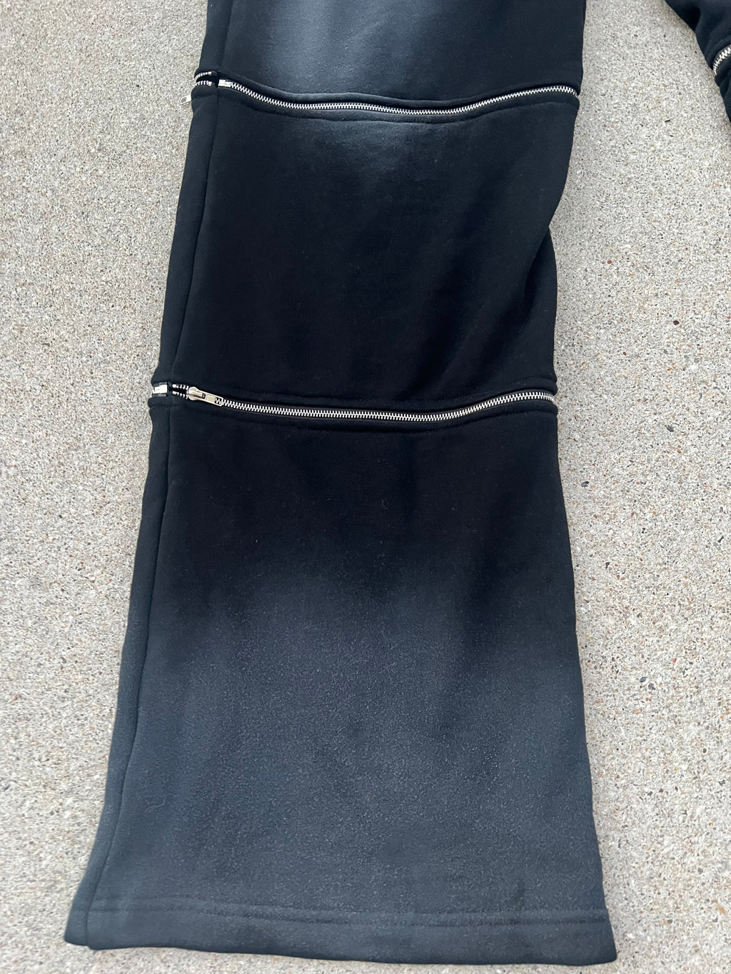 BLACK 3 AND 2  SWEATSUIT