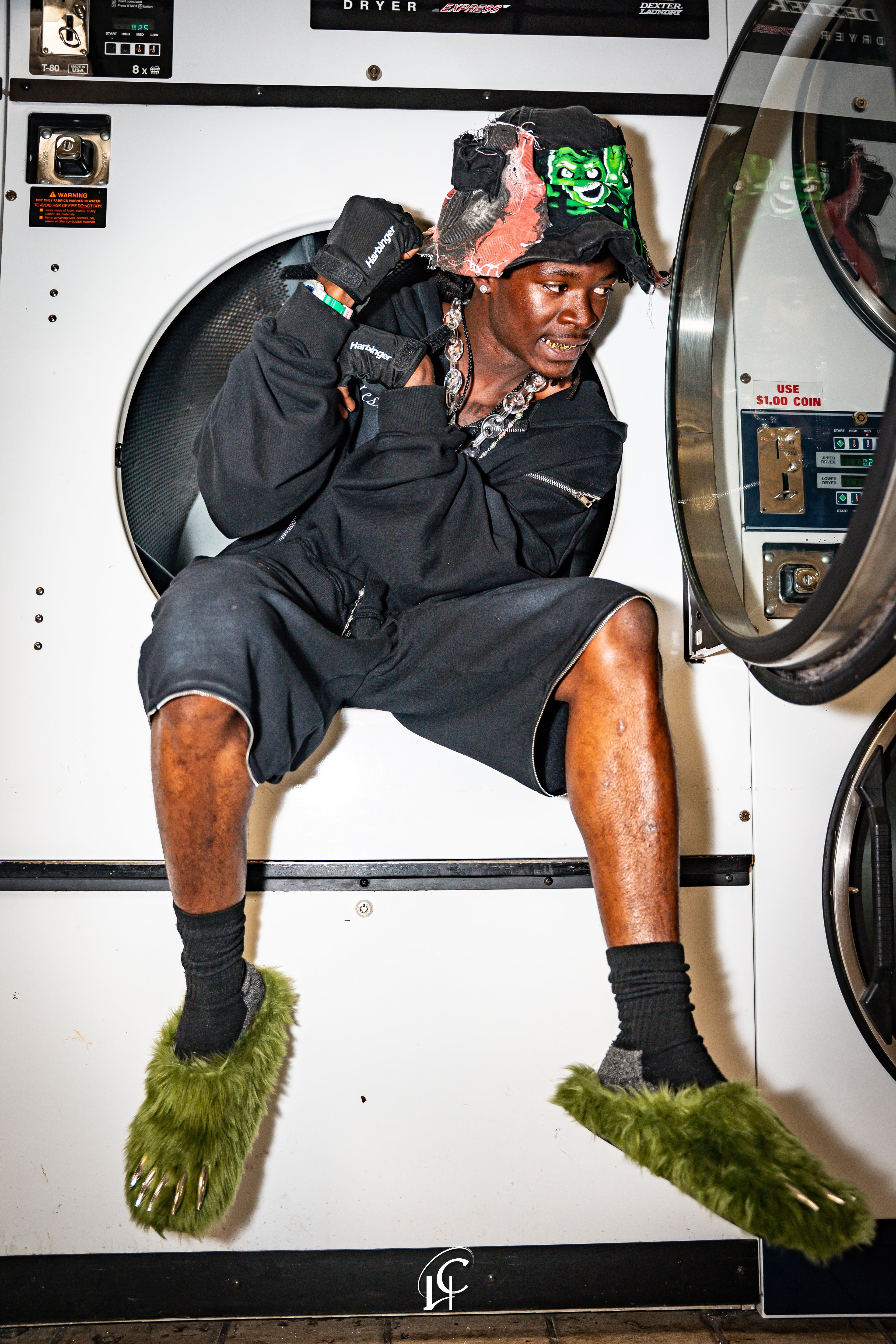 BLACK 3 AND 2  SWEATSUIT