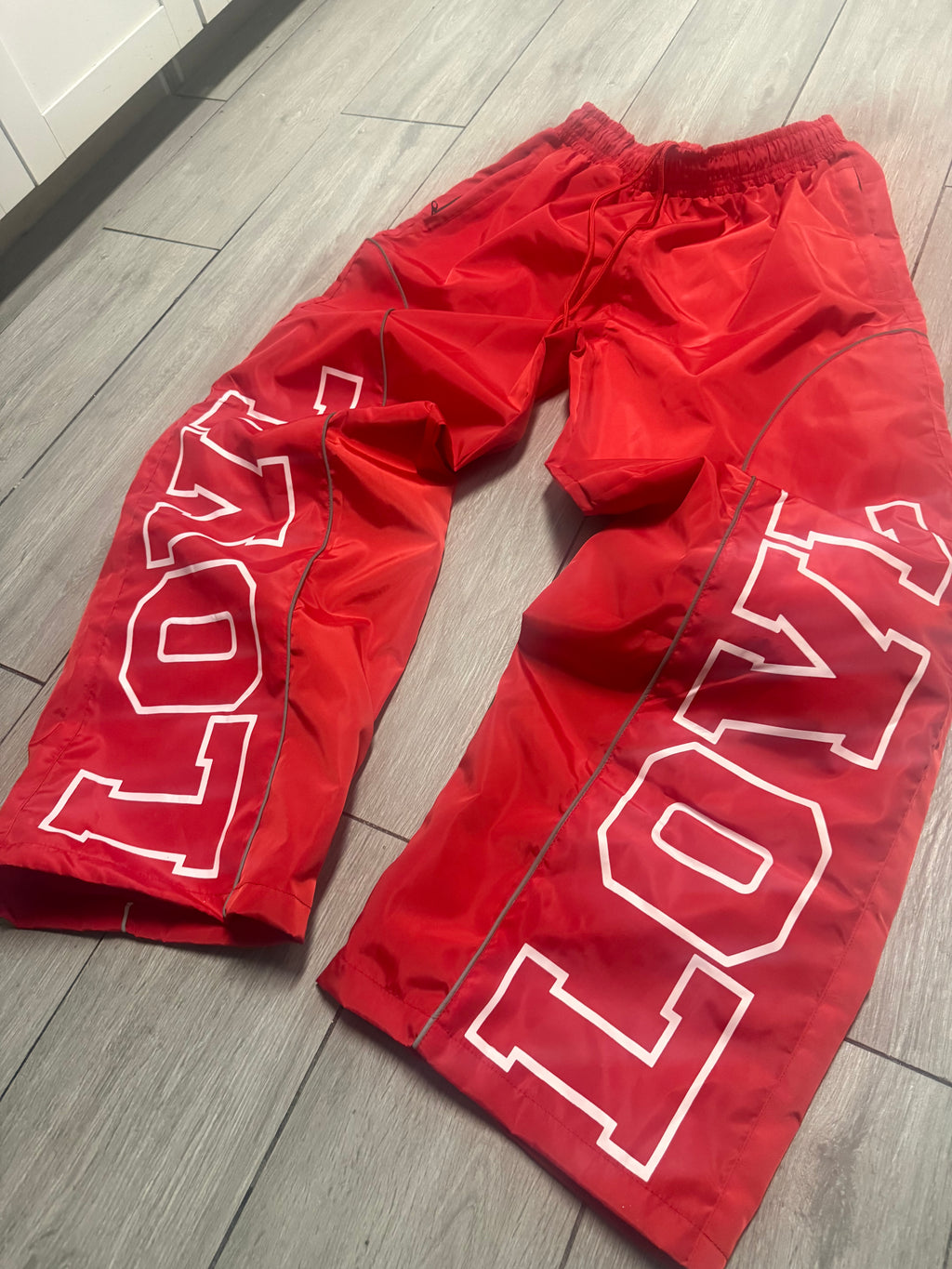 RED STATEMENT SWEATS VOL 3